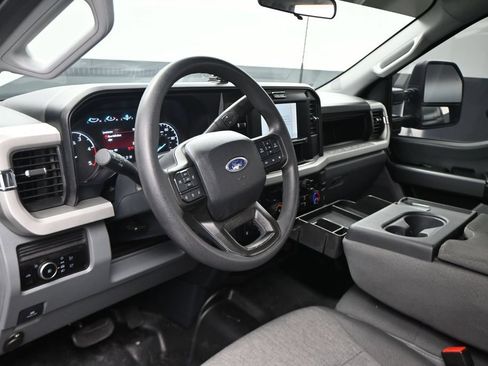 Certified 2025 Ford F250 XL w/ STX Appearance Package AWD/4WD image 6