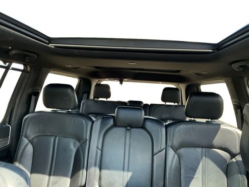 Used 2022 Jeep Wagoneer Series III w/ Premium Group I AWD/4WD image 19