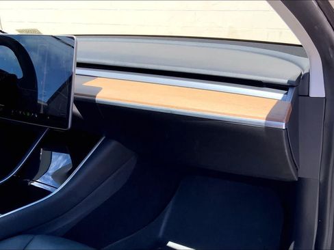 Used 2020 Tesla Model 3 Standard Range Plus RWD image 23