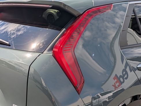 Certified 2026 Kia Niro FWD image 10