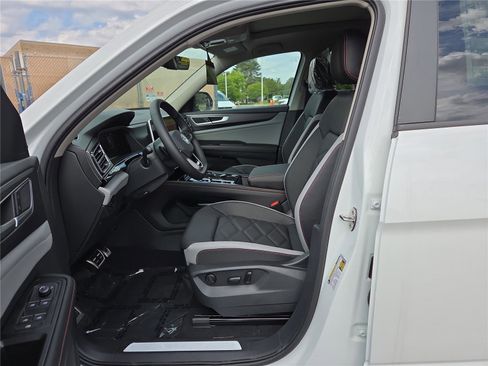 New 2026 Volkswagen Atlas Peak Edition AWD/4WD image 11