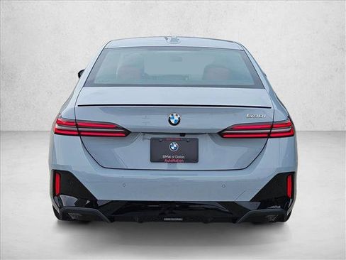 Used 2027 BMW 530i w/ M Sport Package RWD image 7