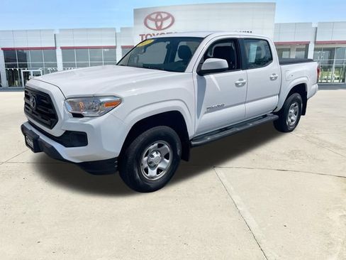 Used 2017 Toyota Tacoma SR w/ Tow Package AWD/4WD image 7