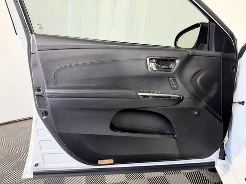 Used 2016 Toyota Avalon Limited FWD image 28