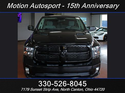 Used 2019 RAM 1500 Express w/ Wheel & Sound Group AWD/4WD image 4