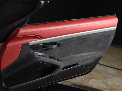 Used 2016 Porsche Boxster Spyder RWD image 23