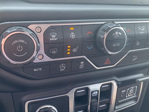 Used 2020 Jeep Wrangler Unlimited Sport AWD/4WD image 14