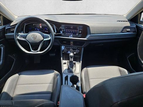 Used 2024 Volkswagen Jetta SE FWD image 16
