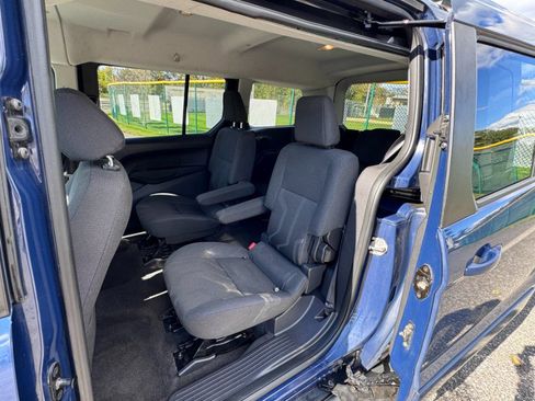 Used 2016 Ford Transit Connect XLT image 10