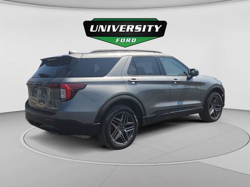 Used 2025 Ford Explorer ST-Line w/ ST-Line Street Pack AWD/4WD image 3