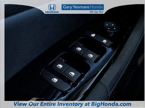 Used 2025 Kia Sportage EX w/ Premium Package image 29