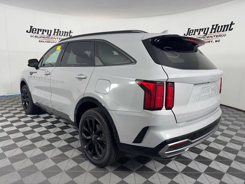 Used 2023 Kia Sorento SX AWD/4WD image 8