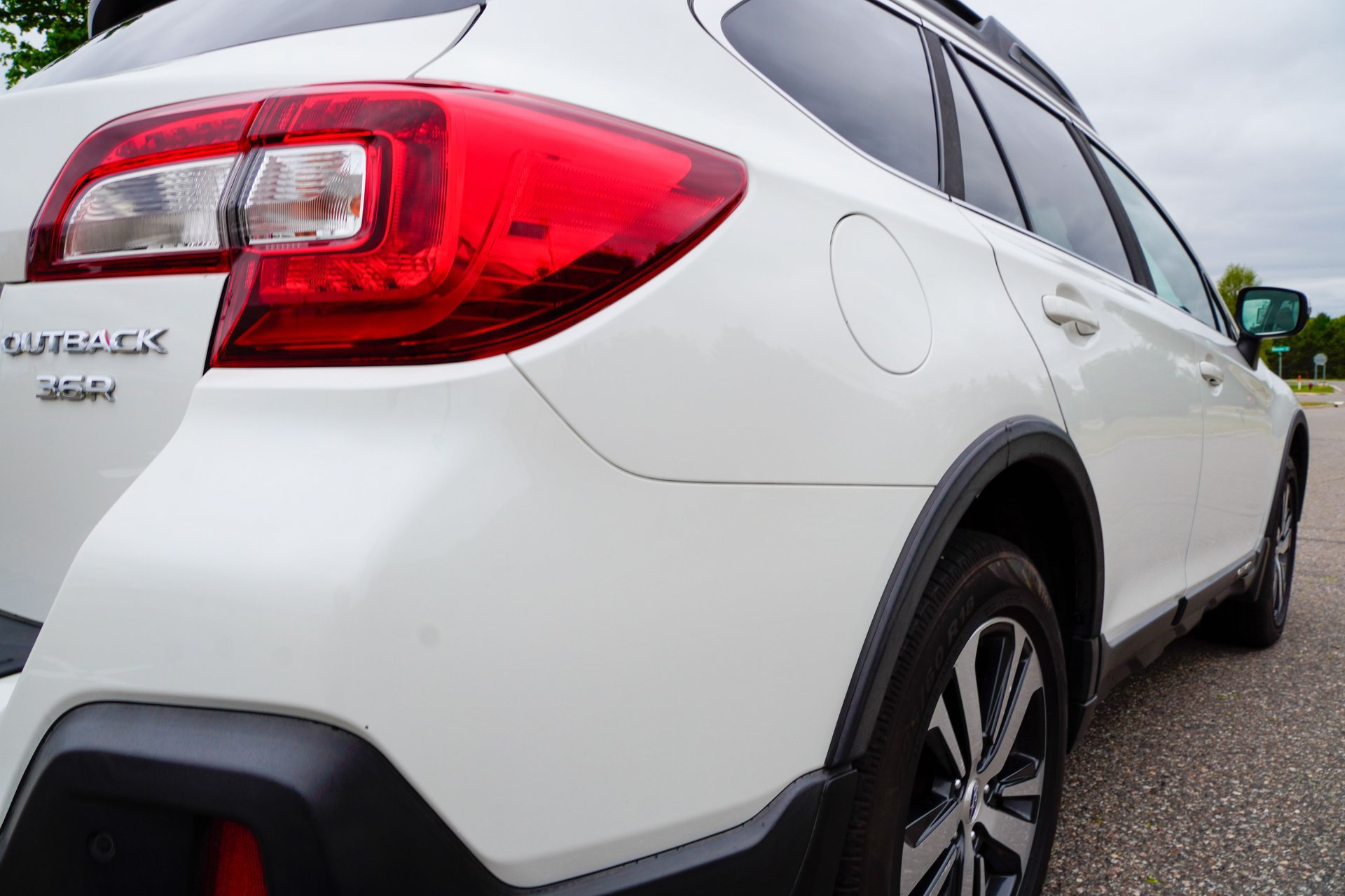 Used 2018 Subaru Outback 3.6R Limited AWD/4WD image 32