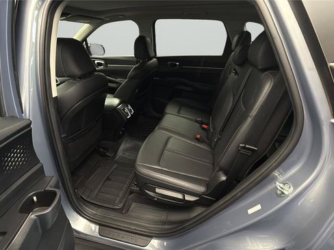 Used 2023 Kia Sorento S w/ Panoramic Sunroof Package FWD image 11