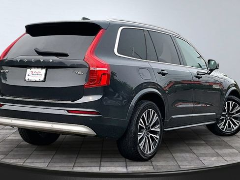 Used 2022 Volvo XC90 T5 Momentum w/ Climate Package AWD/4WD image 5