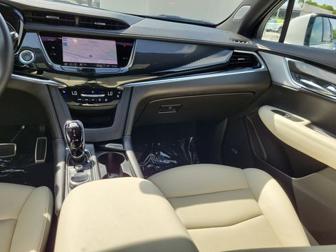 Used 2023 Cadillac XT6 Sport w/ Technology Package AWD/4WD image 20