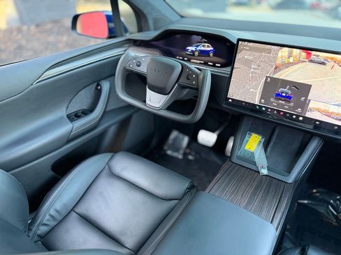 Used 2022 Tesla Model X image 43