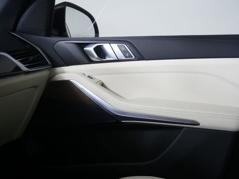 Certified 2022 BMW X5 sDrive40i w/ M Sport Package image 29