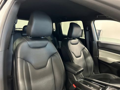 Used 2025 Jeep Compass Limited AWD/4WD image 33