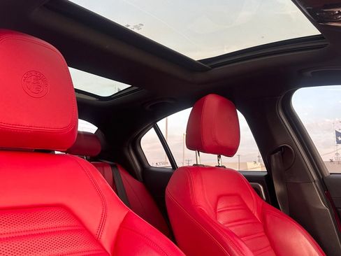 Used 2022 Alfa Romeo Giulia Veloce RWD image 30