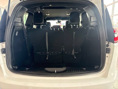 Used 2025 Chrysler Pacifica Select FWD image 7