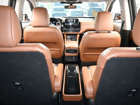 Used 2023 Nissan Pathfinder Platinum image 54