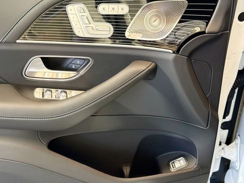 New 2026 Mercedes-Benz Maybach GLS 600 4MATIC image 16