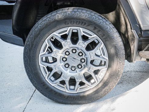 Used 2025 GMC Hummer EV 3X AWD/4WD image 13