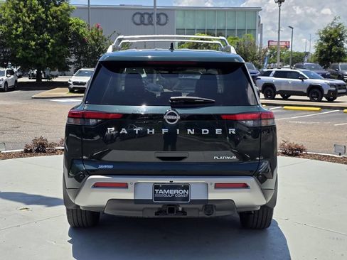 Used 2023 Nissan Pathfinder Platinum FWD image 3