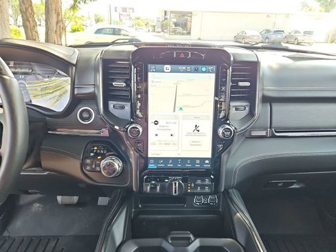 Used 2022 RAM 1500 Limited w/ Trailer Tow Group (B) AWD/4WD image 15