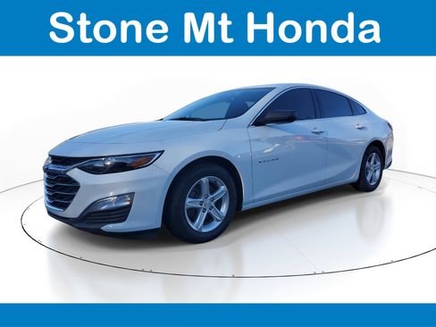 Used 2023 Chevrolet Malibu LS image 3