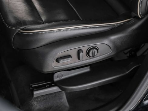 Used 2022 Chevrolet Traverse Premier w/ Redline Edition FWD image 40