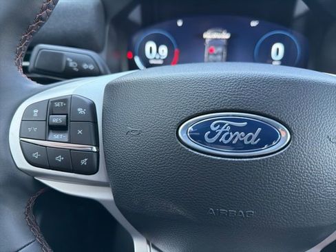 New 2026 Ford Explorer Active w/ Active Comfort Package image 24