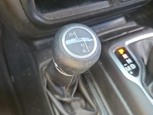 Used 2018 Jeep Wrangler Unlimited Sport S AWD/4WD image 16