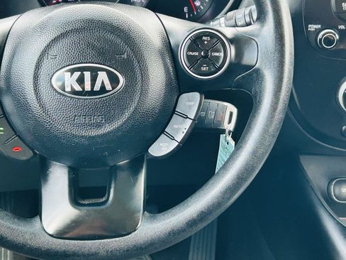 Used 2016 Kia Soul FWD image 10