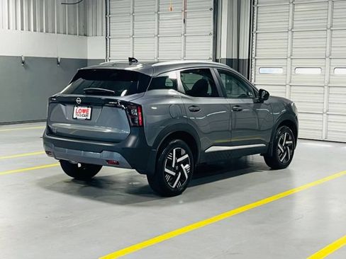 Used 2026 Nissan Kicks SV FWD image 18