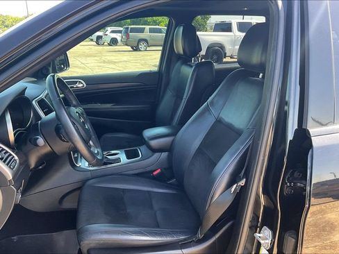 Used 2018 Jeep Grand Cherokee Altitude RWD image 18