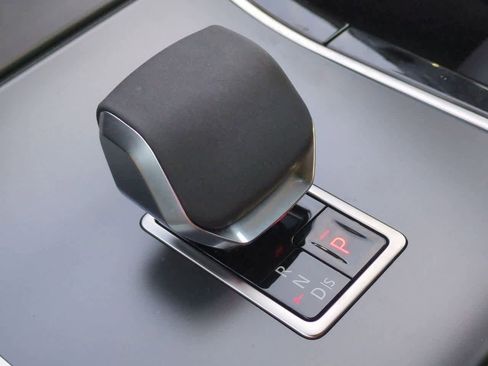 New 2026 Land Rover Range Rover Evoque S image 32