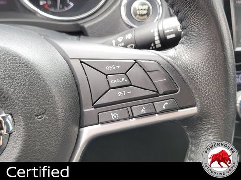 Used 2018 Nissan Rogue SV AWD/4WD image 29