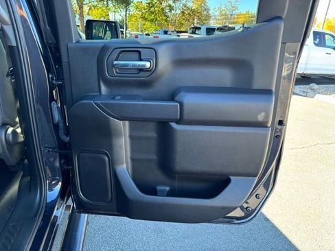 Used 2022 Chevrolet Silverado 1500 Custom image 23
