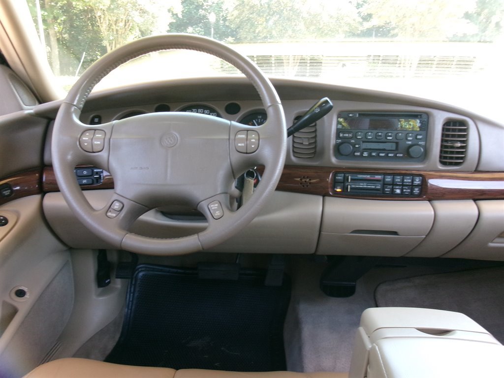 Used 2005 Buick Le Sabre Custom w/ Leather and Comfort Group FWD image 16