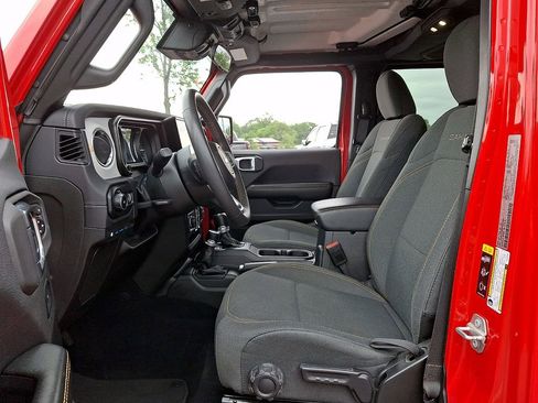 Used 2024 Jeep Wrangler Unlimited Sahara AWD/4WD image 13