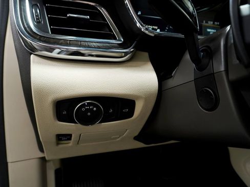 Used 2017 Lincoln Continental Select FWD image 23
