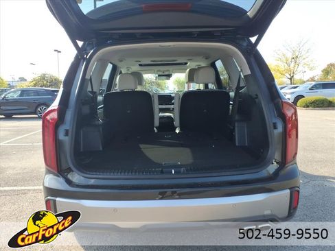 Used 2025 Kia Telluride S image 7