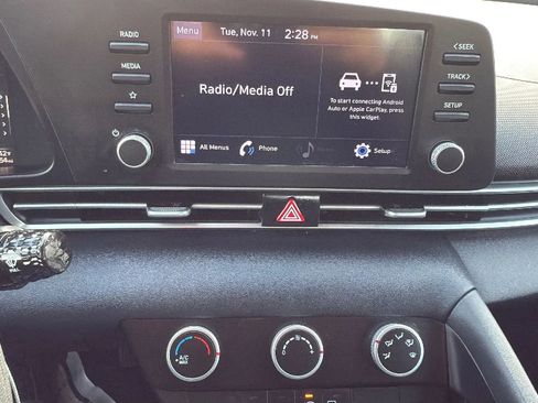 Used 2021 Hyundai Elantra SE image 18