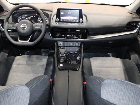 Used 2022 Nissan Rogue SV image 30