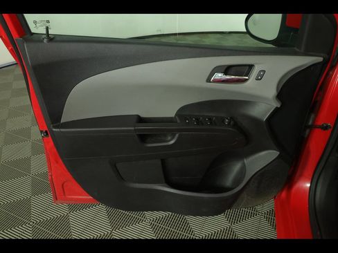 Used 2014 Chevrolet Sonic LT FWD image 19