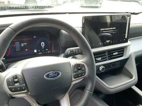 Used 2026 Ford Explorer Active AWD/4WD image 23