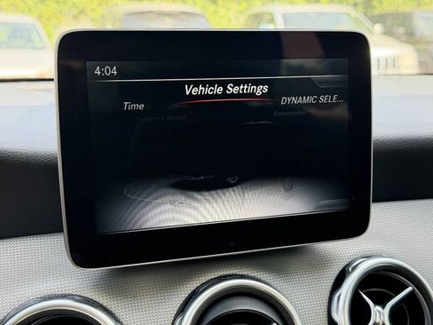 Used 2018 Mercedes-Benz GLA 250 4MATIC w/ Premium Package image 20
