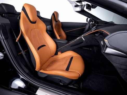 Used 2024 Ferrari Roma Spider image 49